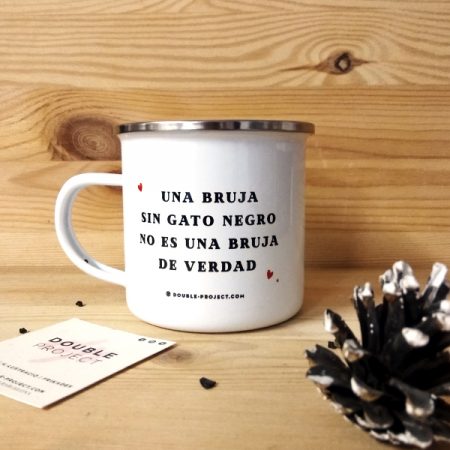taza-gato-negro-double-project Taza vintage metálica Una brija sin gato negro no es una bruja de verdad | Double Project