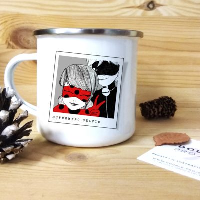 taza vintage metálica Superhero selfie