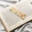 Marcapáginas de madera you're important to me poppy